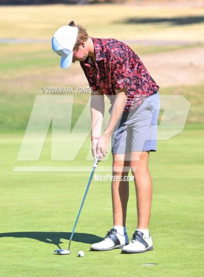 Thumbnail 2 in AIA D-II Finals photogallery.