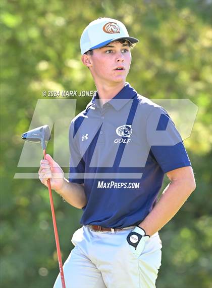 Thumbnail 2 in AIA D-II Finals photogallery.