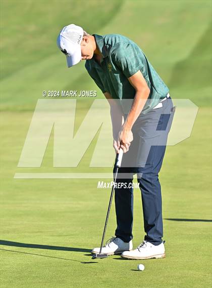 Thumbnail 2 in AIA D-II Finals photogallery.