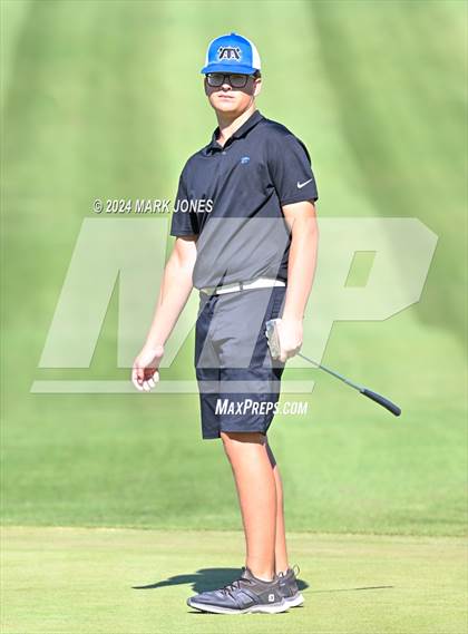 Thumbnail 3 in AIA D-II Finals photogallery.