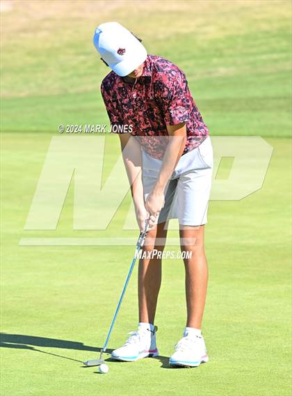 Thumbnail 2 in AIA D-II Finals photogallery.