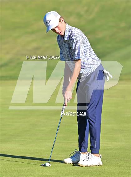 Thumbnail 3 in AIA D-II Finals photogallery.