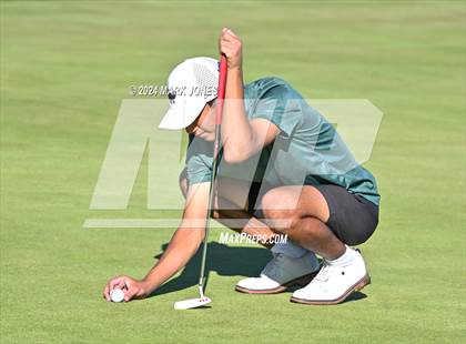 Thumbnail 2 in AIA D-II Finals photogallery.