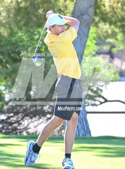 Thumbnail 2 in AIA D-II Finals photogallery.