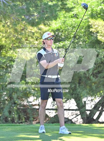 Thumbnail 3 in AIA D-II Finals photogallery.