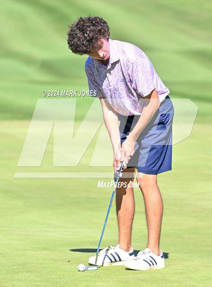 Thumbnail 3 in AIA D-II Finals photogallery.