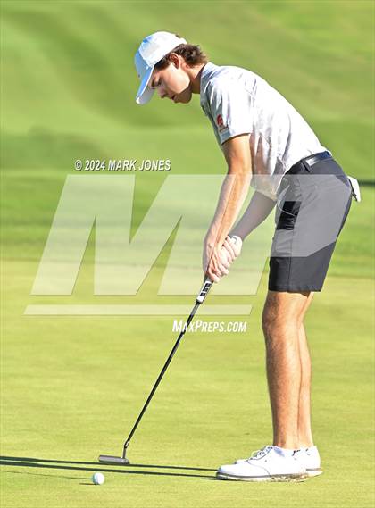 Thumbnail 3 in AIA D-II Finals photogallery.