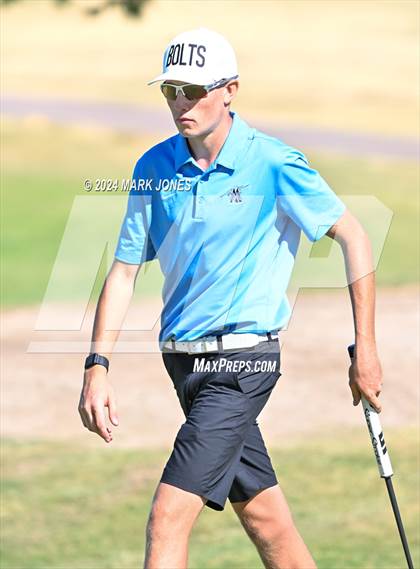 Thumbnail 3 in AIA D-II Finals photogallery.