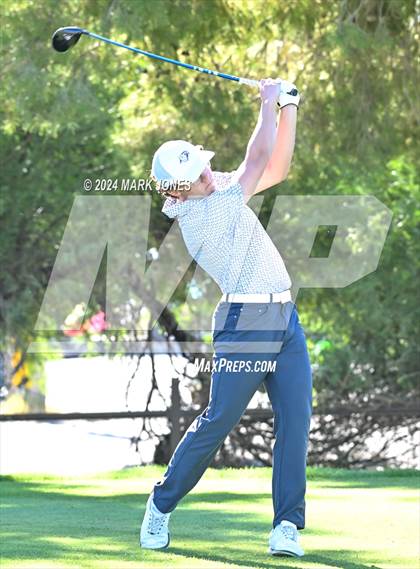 Thumbnail 2 in AIA D-II Finals photogallery.