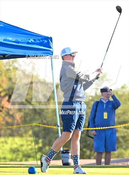 Thumbnail 3 in AIA D-II Finals photogallery.