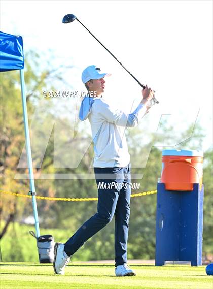 Thumbnail 1 in AIA D-II Finals photogallery.