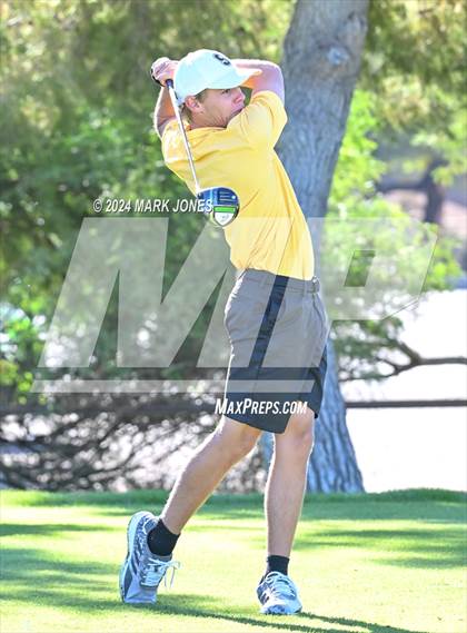 Thumbnail 1 in AIA D-II Finals photogallery.