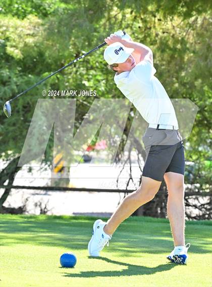 Thumbnail 3 in AIA D-II Finals photogallery.