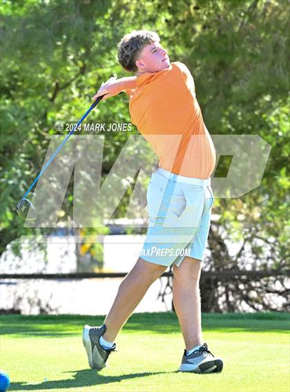 Thumbnail 2 in AIA D-II Finals photogallery.