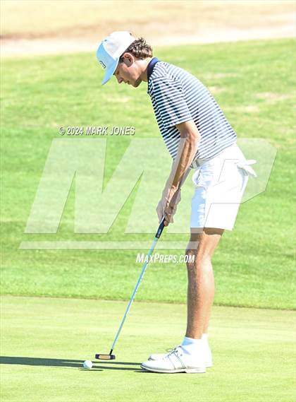 Thumbnail 2 in AIA D-II Finals photogallery.