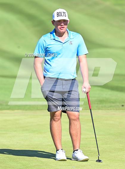 Thumbnail 2 in AIA D-II Finals photogallery.