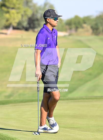 Thumbnail 2 in AIA D-II Finals photogallery.