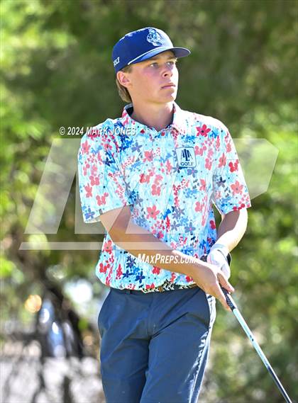 Thumbnail 2 in AIA D-II Finals photogallery.