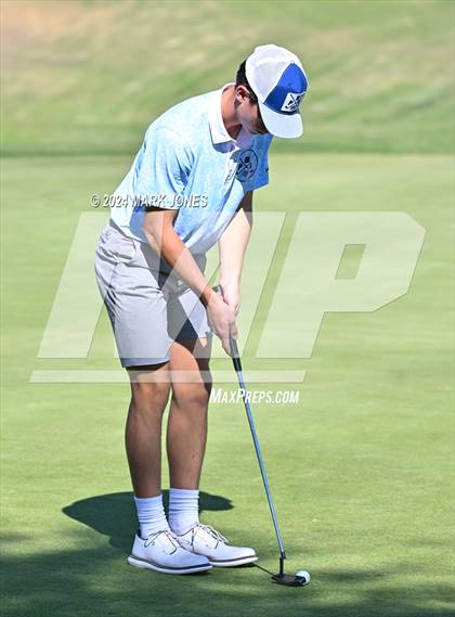 Thumbnail 3 in AIA D-II Finals photogallery.