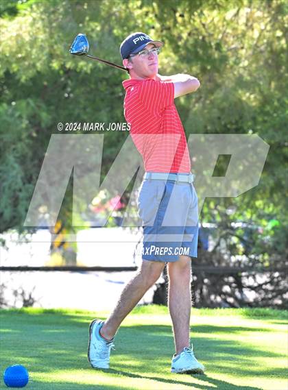 Thumbnail 2 in AIA D-II Finals photogallery.