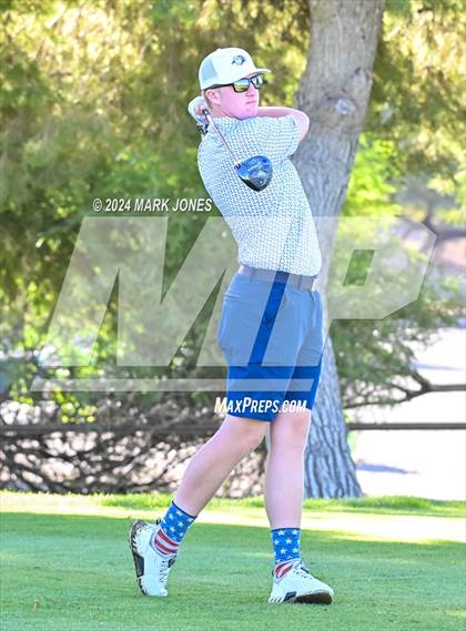 Thumbnail 2 in AIA D-II Finals photogallery.