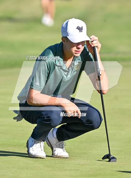 Thumbnail 1 in AIA D-II Finals photogallery.