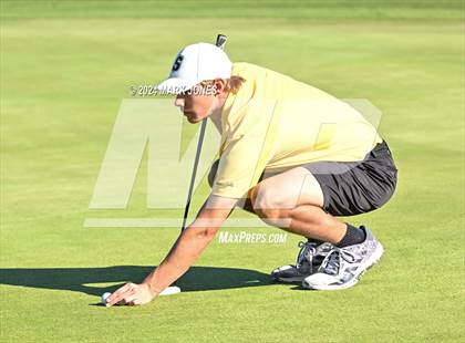 Thumbnail 1 in AIA D-II Finals photogallery.