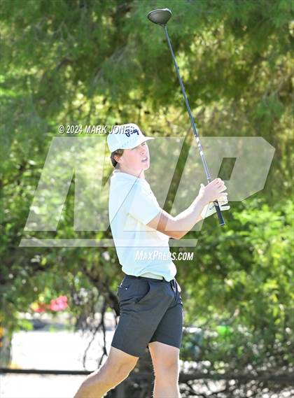 Thumbnail 1 in AIA D-II Finals photogallery.