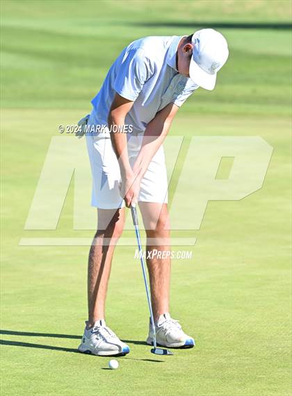 Thumbnail 3 in AIA D-II Finals photogallery.