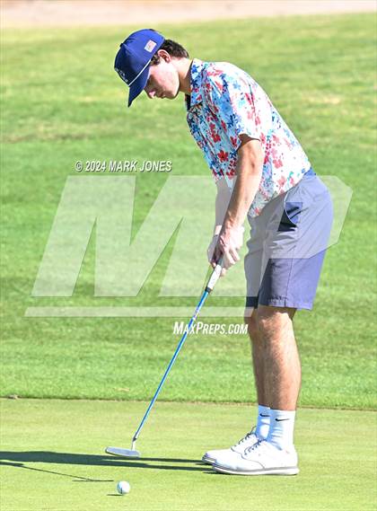 Thumbnail 2 in AIA D-II Finals photogallery.