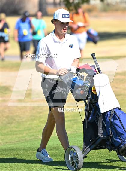 Thumbnail 2 in AIA D-II Finals photogallery.