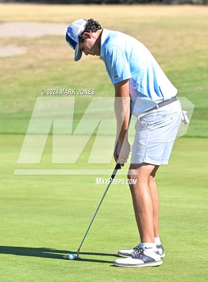 Thumbnail 3 in AIA D-II Finals photogallery.