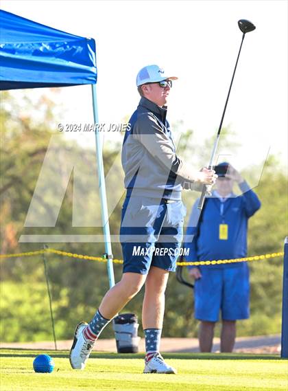 Thumbnail 1 in AIA D-II Finals photogallery.