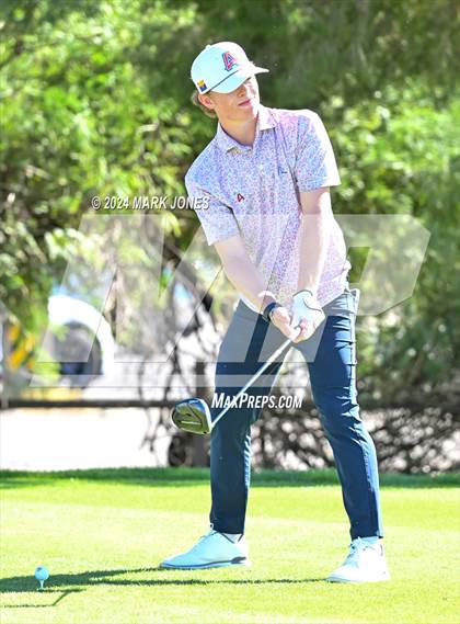 Thumbnail 3 in AIA D-II Finals photogallery.