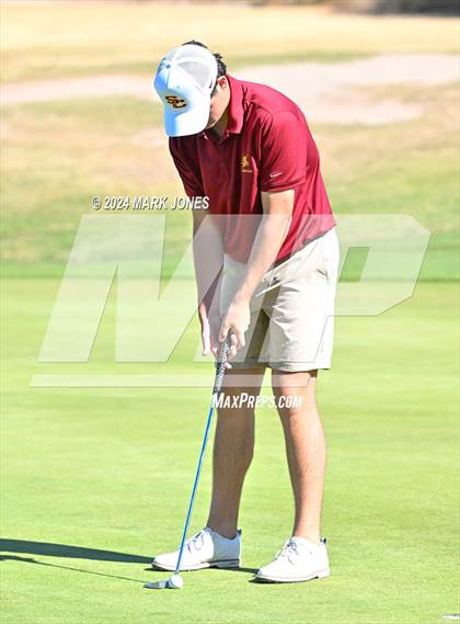 Thumbnail 3 in AIA D-II Finals photogallery.