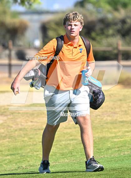 Thumbnail 1 in AIA D-II Finals photogallery.