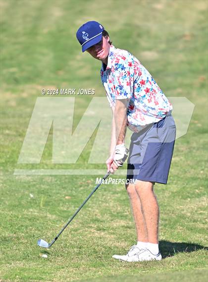 Thumbnail 2 in AIA D-II Finals photogallery.