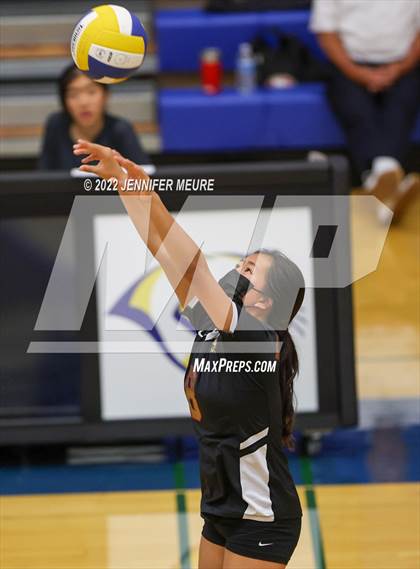 Thumbnail 1 in Newark Memorial vs Lincoln (JV Irvington Tournament) photogallery.