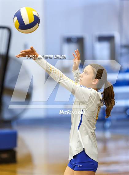 Thumbnail 1 in Newark Memorial vs Lincoln (JV Irvington Tournament) photogallery.