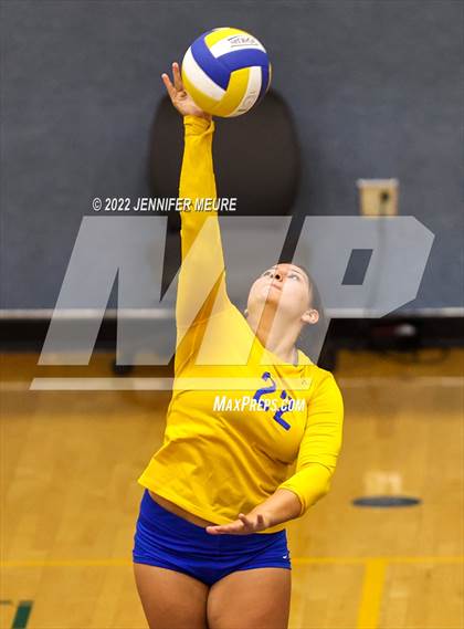 Thumbnail 2 in Newark Memorial vs Lincoln (JV Irvington Tournament) photogallery.
