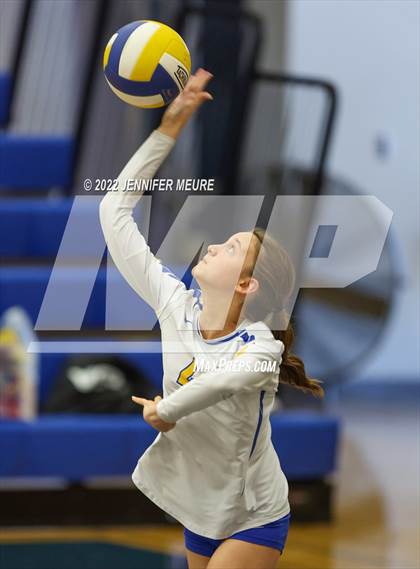Thumbnail 2 in Newark Memorial vs Lincoln (JV Irvington Tournament) photogallery.