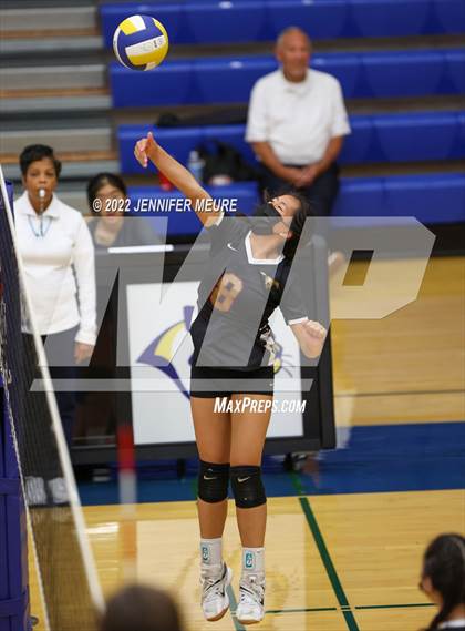 Thumbnail 1 in Newark Memorial vs Lincoln (JV Irvington Tournament) photogallery.