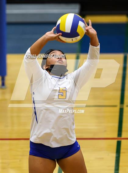 Thumbnail 2 in Newark Memorial vs Lincoln (JV Irvington Tournament) photogallery.
