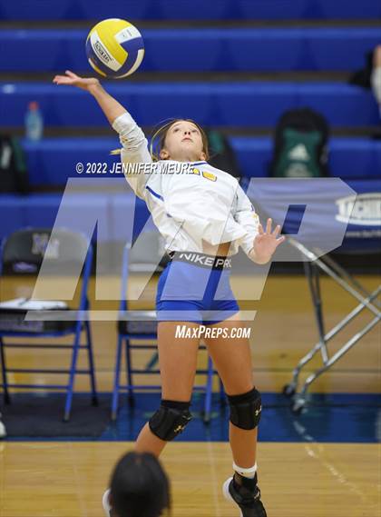 Thumbnail 2 in Newark Memorial vs Lincoln (JV Irvington Tournament) photogallery.