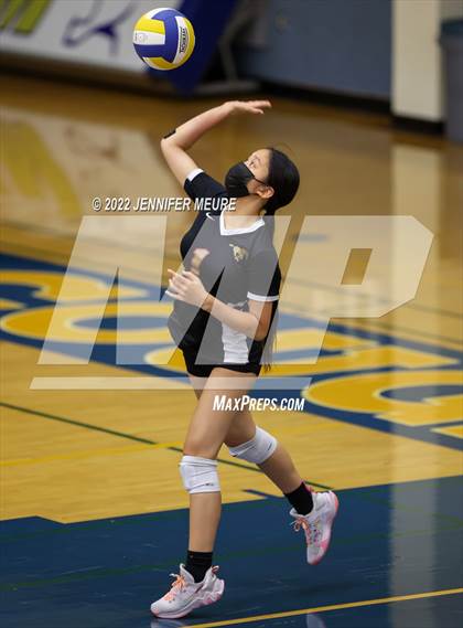 Thumbnail 2 in Newark Memorial vs Lincoln (JV Irvington Tournament) photogallery.