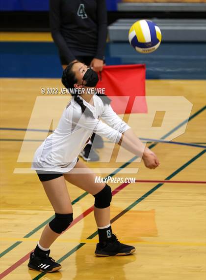 Thumbnail 1 in Newark Memorial vs Lincoln (JV Irvington Tournament) photogallery.