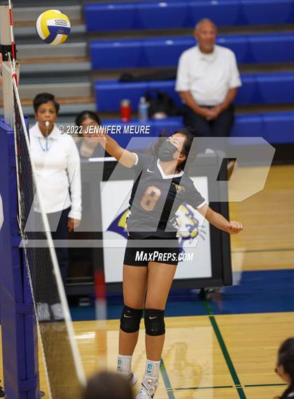 Thumbnail 2 in Newark Memorial vs Lincoln (JV Irvington Tournament) photogallery.