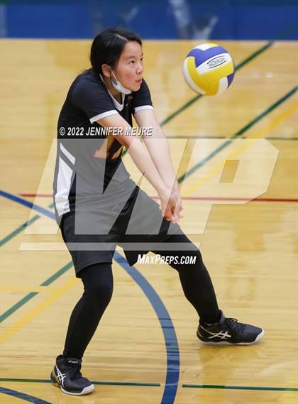 Thumbnail 2 in Newark Memorial vs Lincoln (JV Irvington Tournament) photogallery.