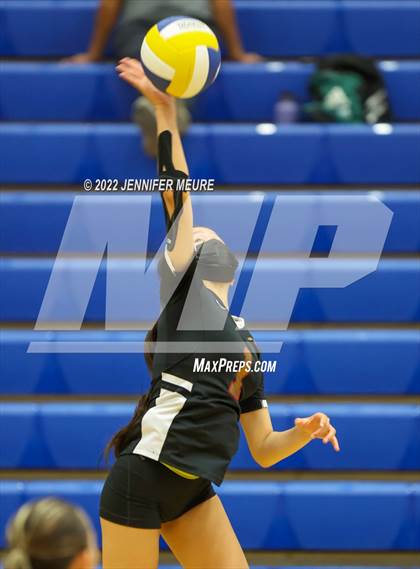 Thumbnail 2 in Newark Memorial vs Lincoln (JV Irvington Tournament) photogallery.