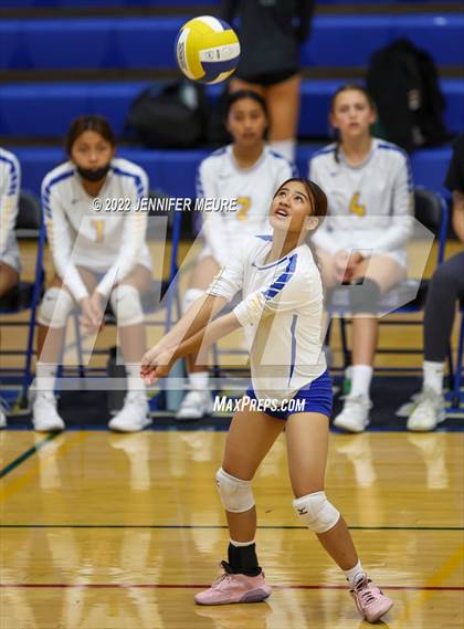Thumbnail 3 in Newark Memorial vs Lincoln (JV Irvington Tournament) photogallery.